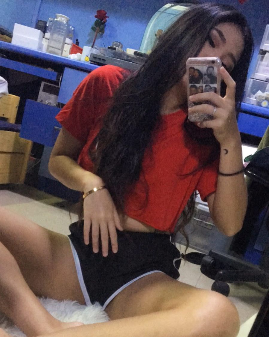 Petite chinoise chaude Clermont cherche bite affamée pour calls torrides rencontre-Asiatique-Clermont-Ferrand