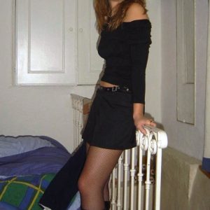 En manque de caresses après le mariage Julie - rencontre-Milf-Nîmes